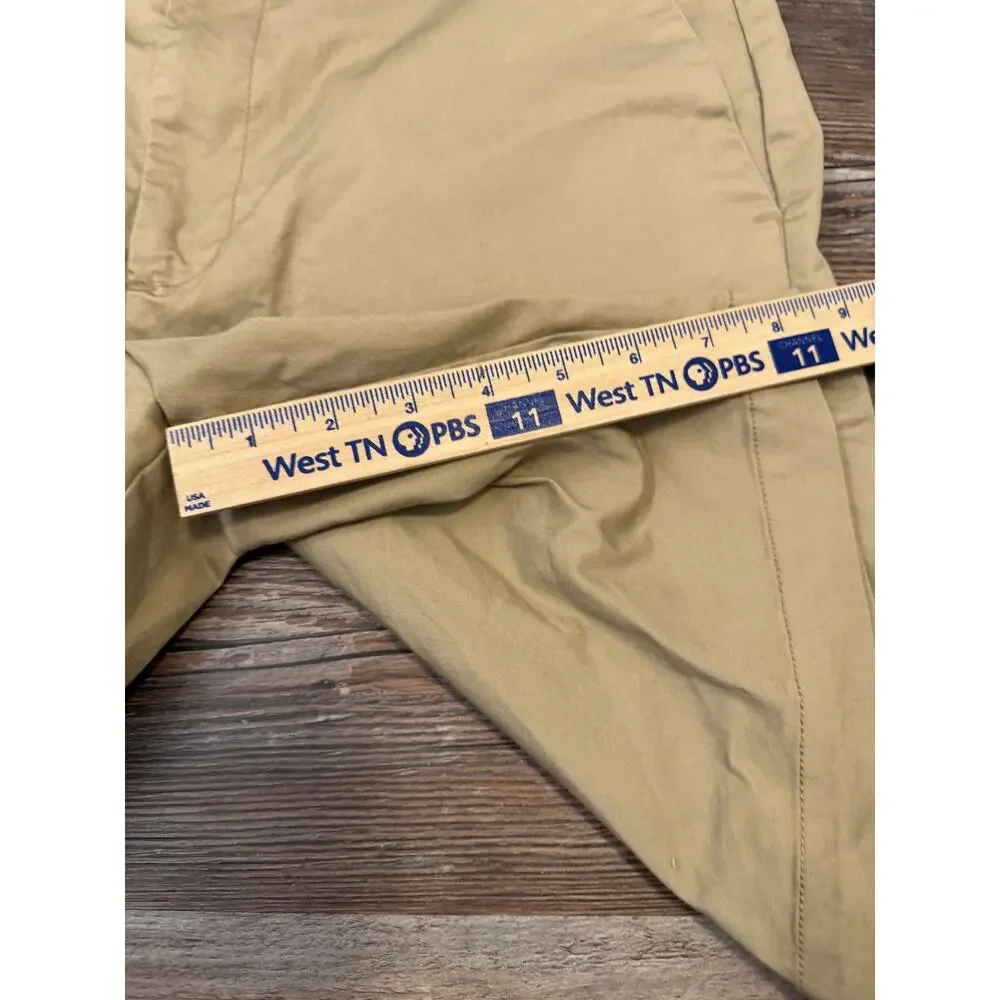 Banana Republic classic-fit khaki chino short men’s size 34 EUC